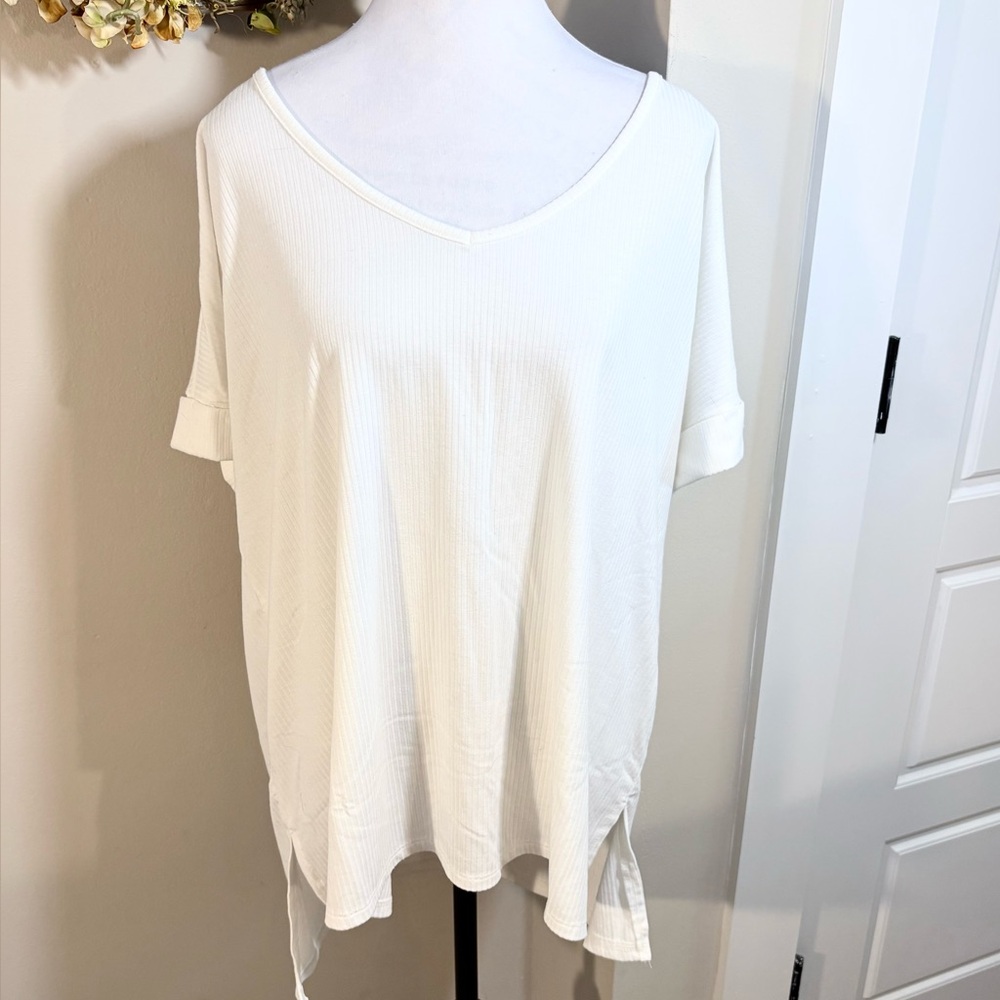 ZENANA Lot of 3 V-Neck Rolled Short Sleeve Ribbed Tops NWT Sz 1X💚 - Picture 4 of 13